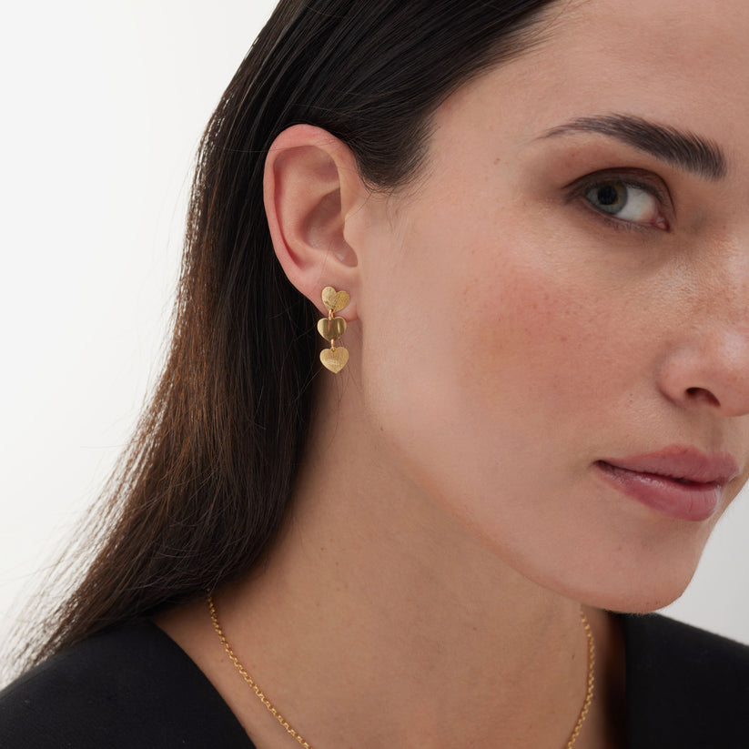 Pendientes largos corazón El Gesto en Plata