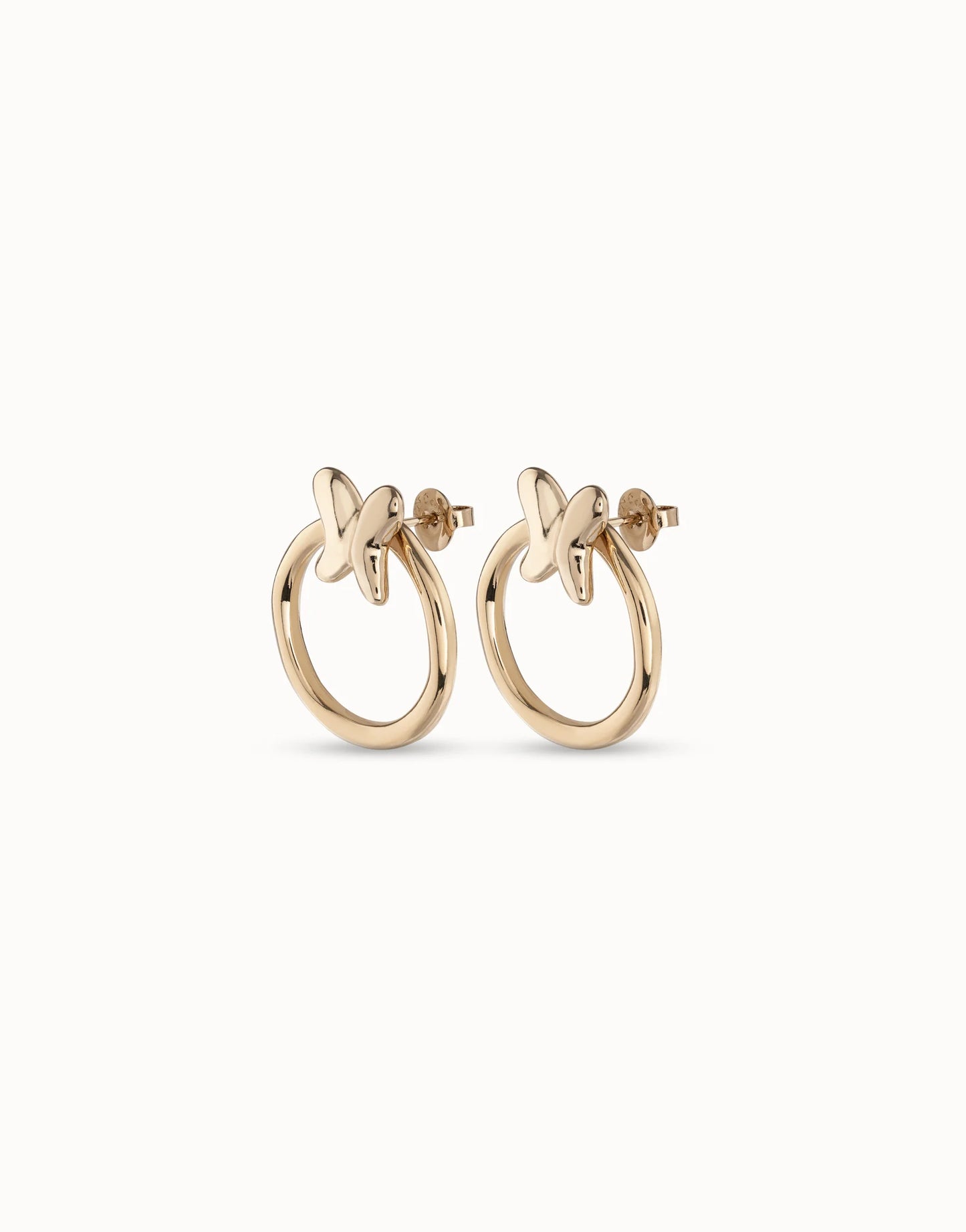 Pendientes bañados en oro 18K con mariposa separable del aro