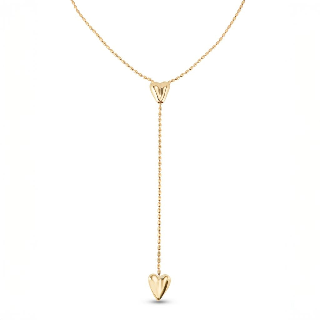 Cadena bañada en oro 18k con dos corazones, uno ajustable en el centro.