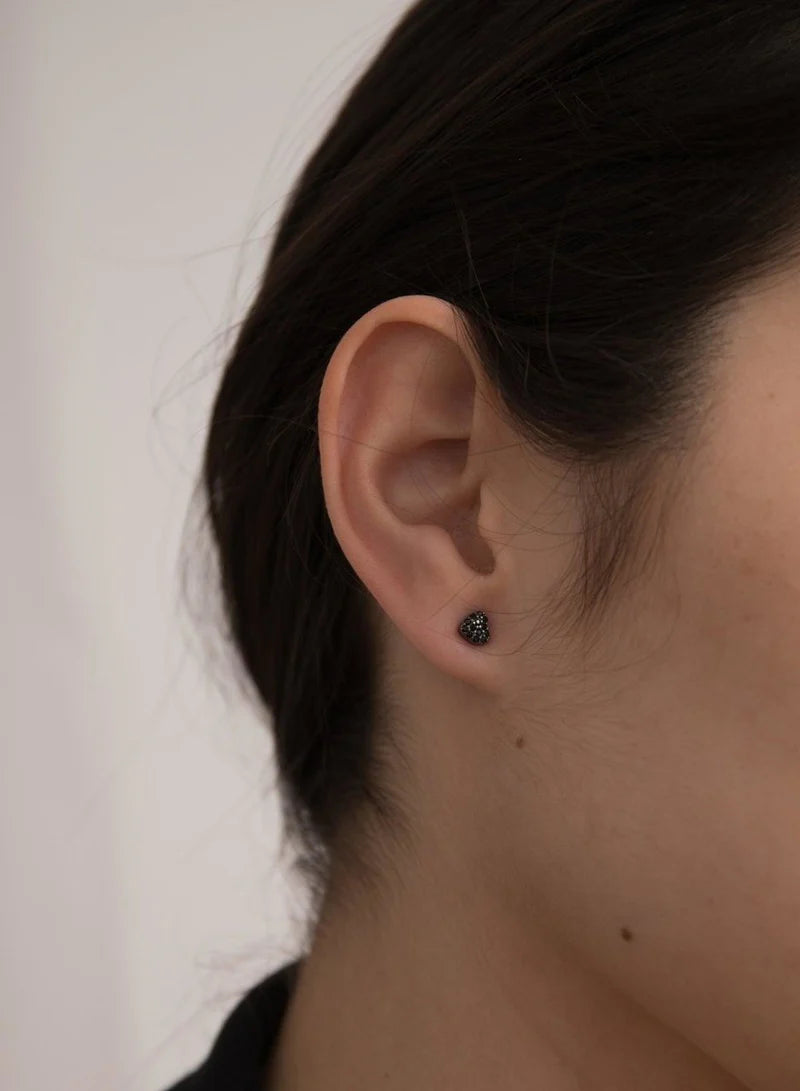 Small shiny earrings with ruthenium plating, heart motif and zircons