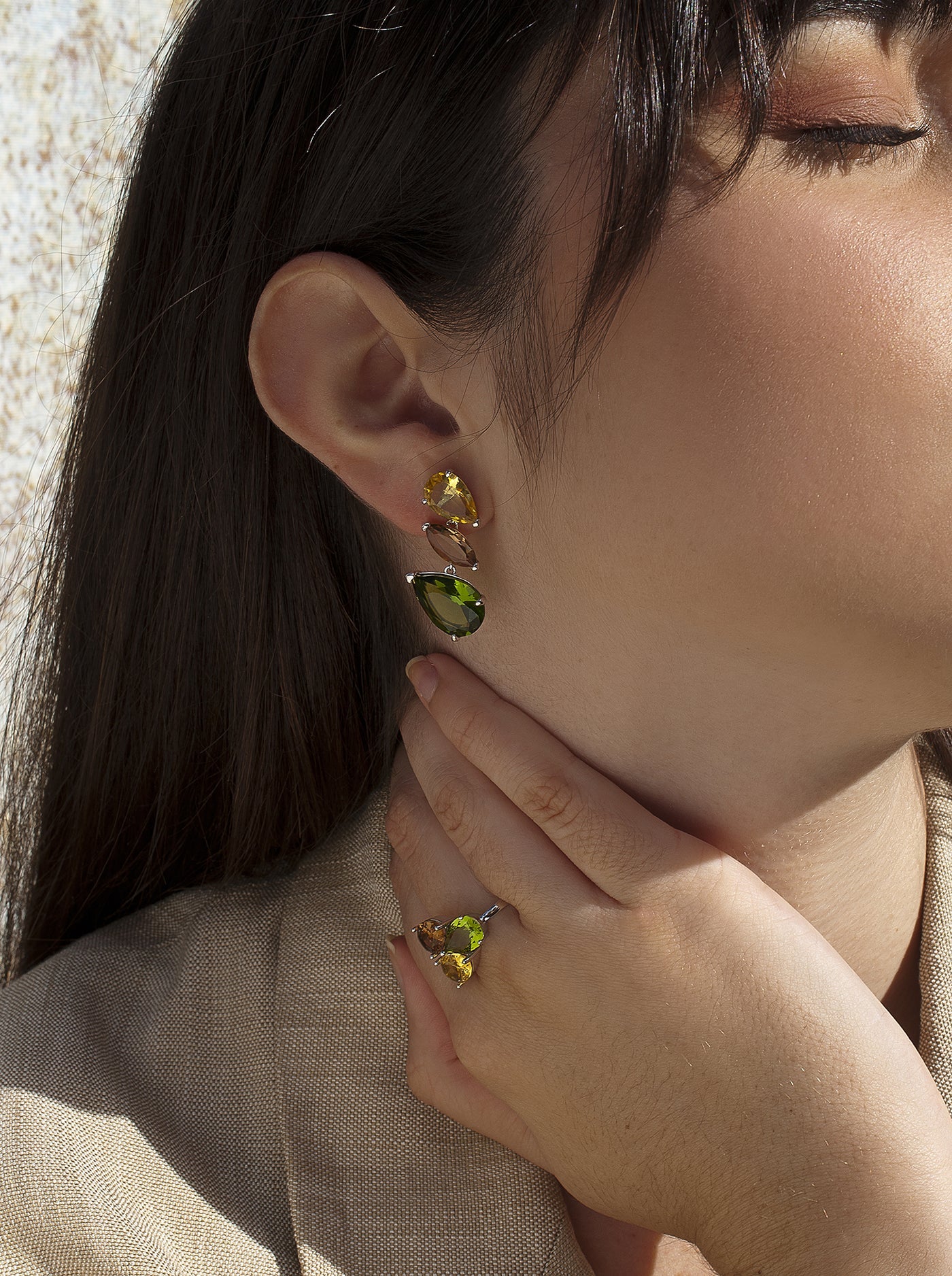 Rings with stones, three-gem design, nature tone