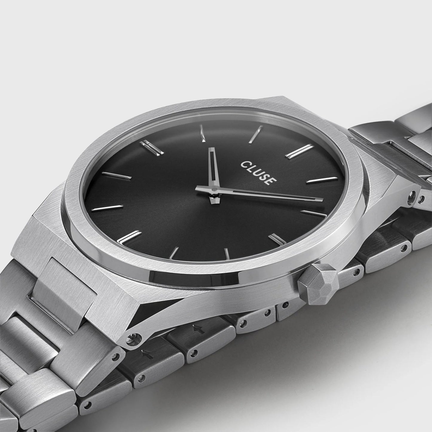 Vigoureux Steel Black, Silver Color