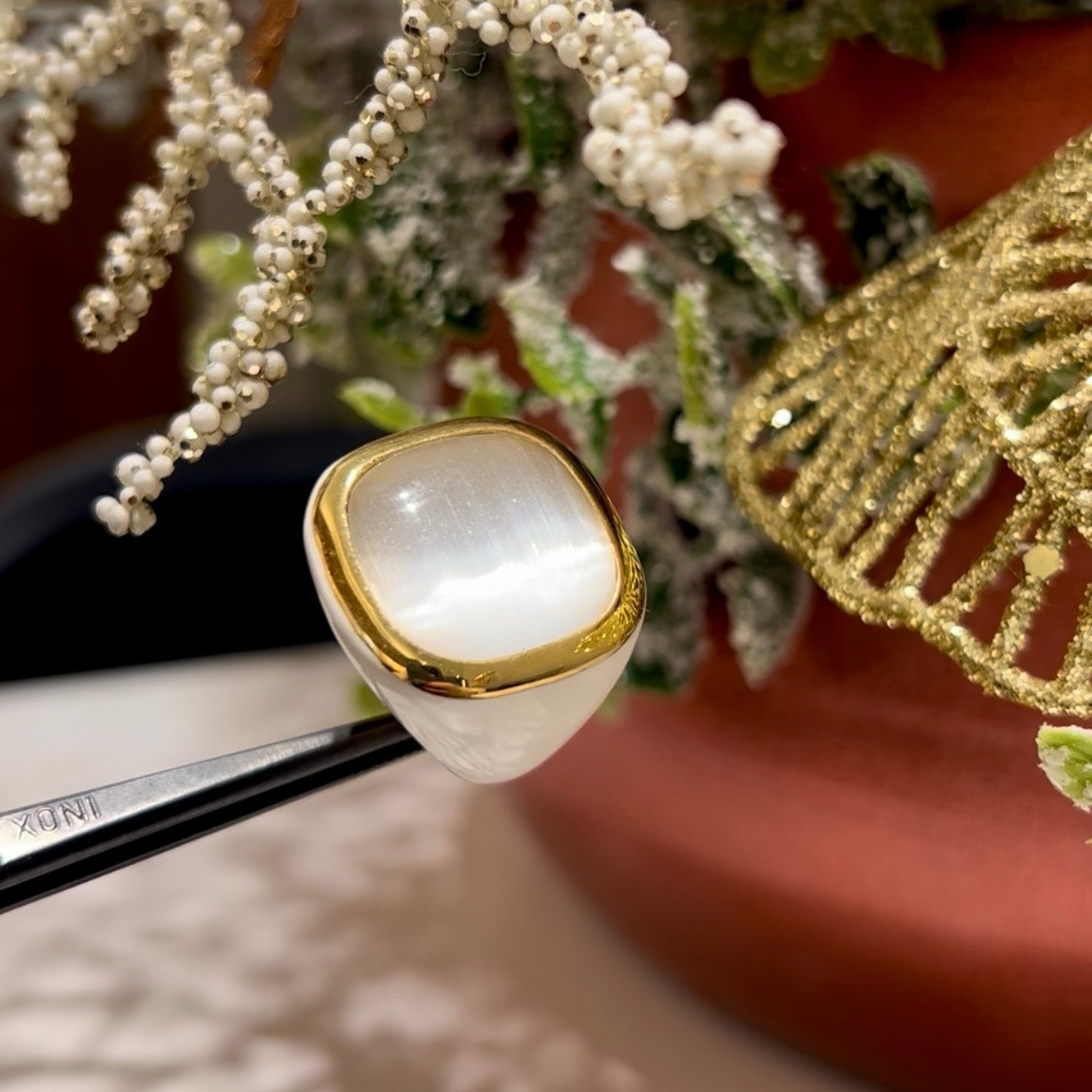 Anillo labrioro esmalte Blanco y nacar