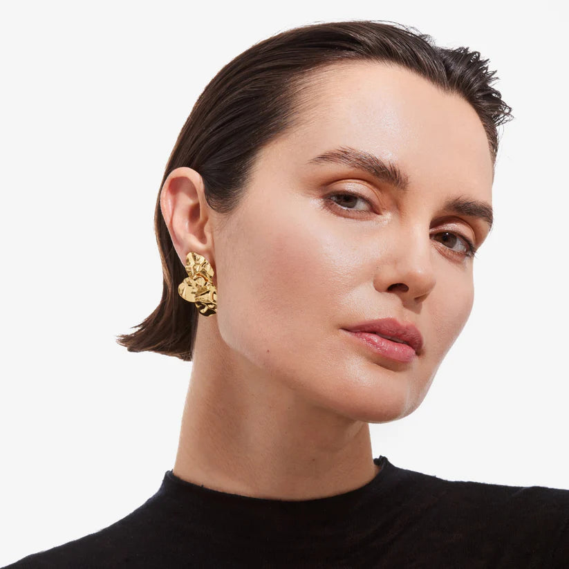 Short Leaf Earrings in Radiance Silver 