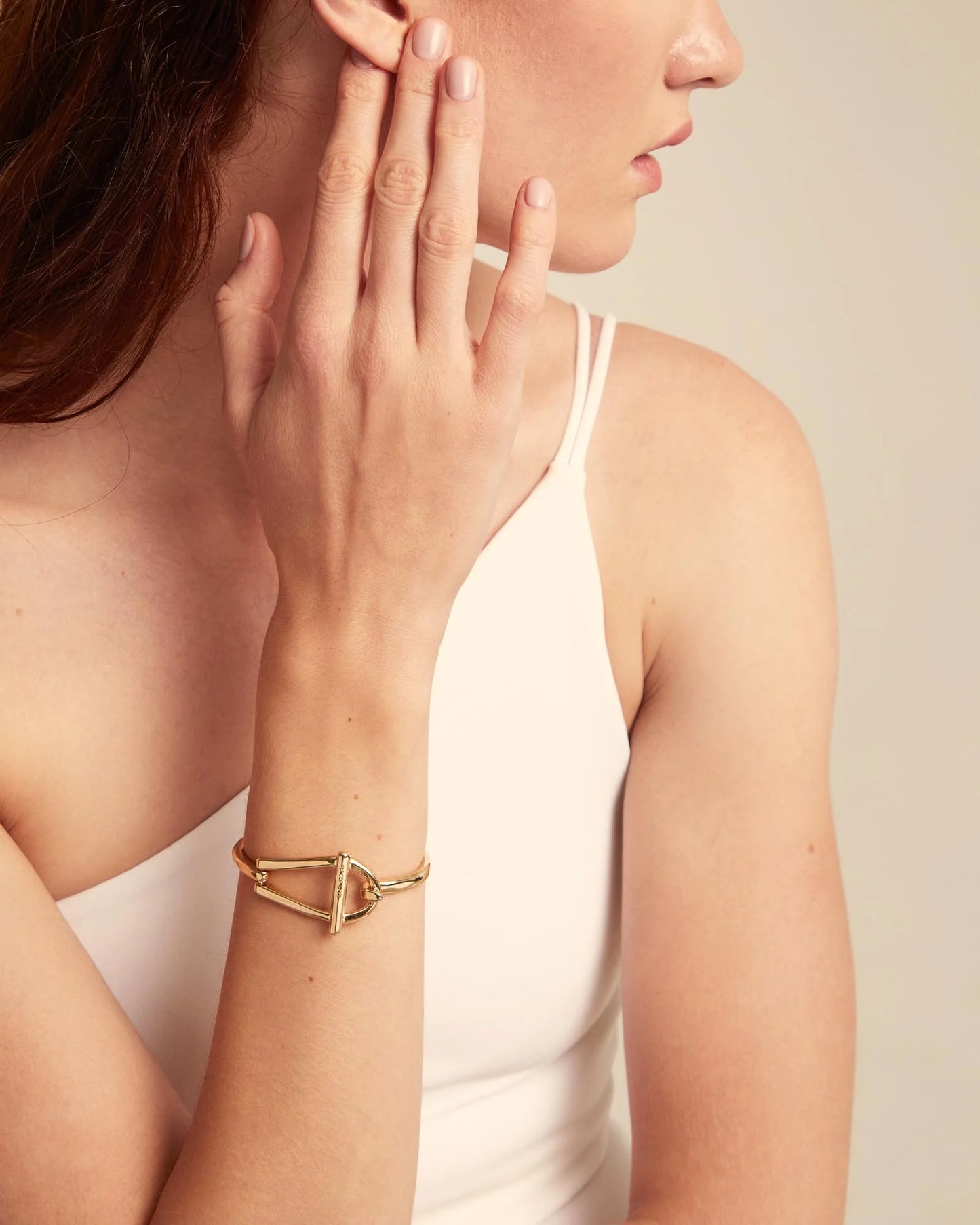 Pulsera rígida bañada en oro 18k eslabón mediano y muelle interior